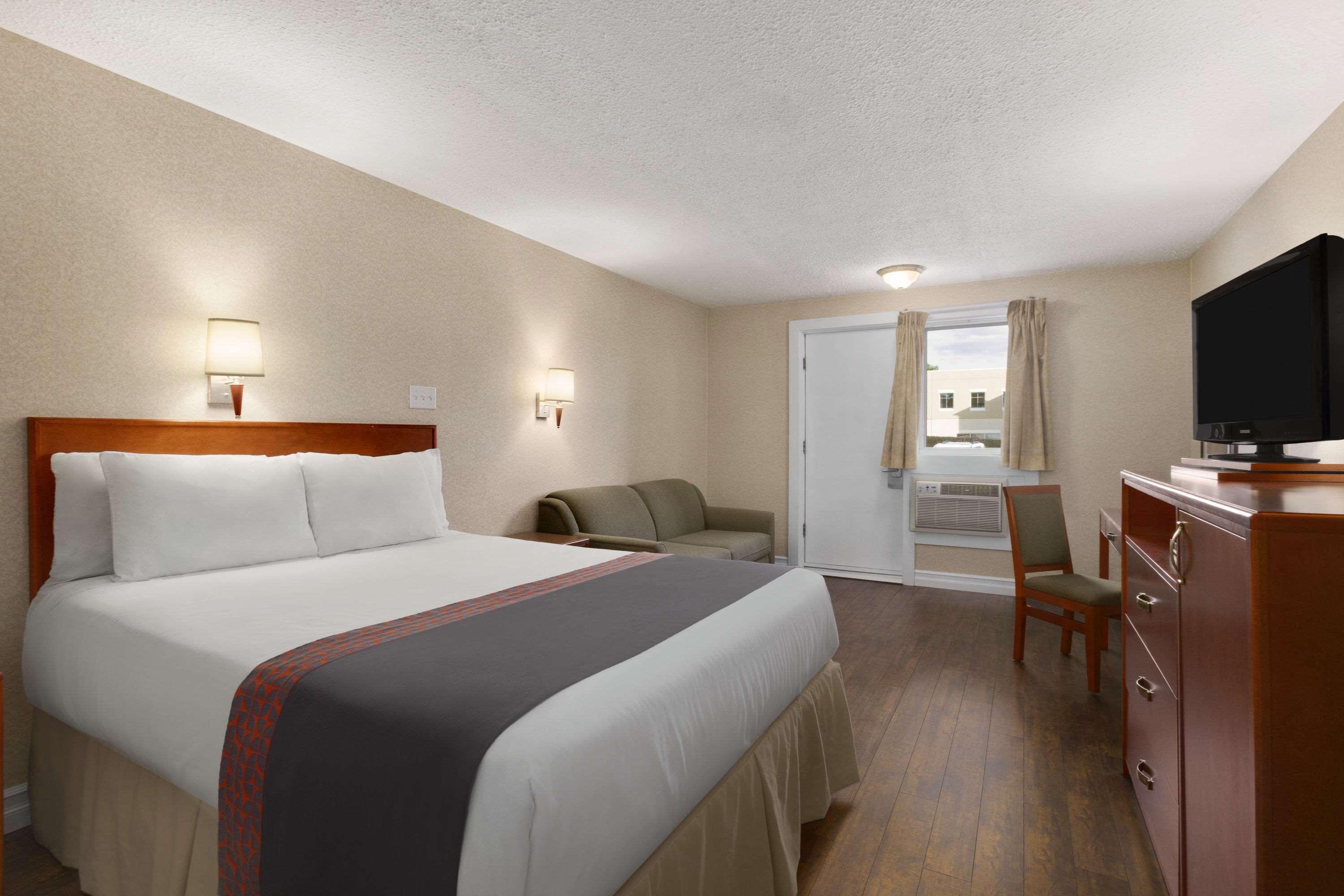 Days Inn By Wyndham Bridgewater Conference Center Exterior photo