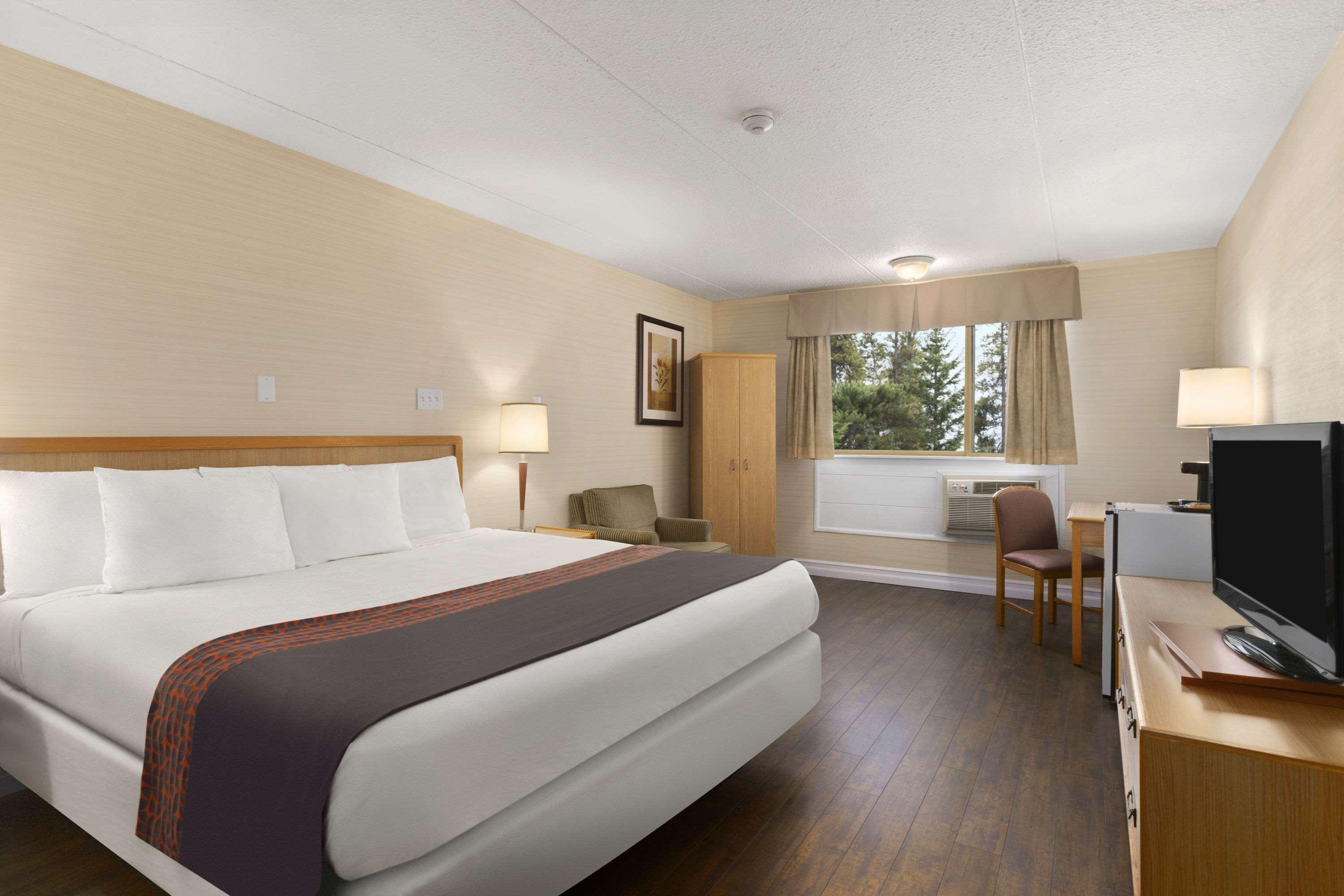 Days Inn By Wyndham Bridgewater Conference Center Exterior photo