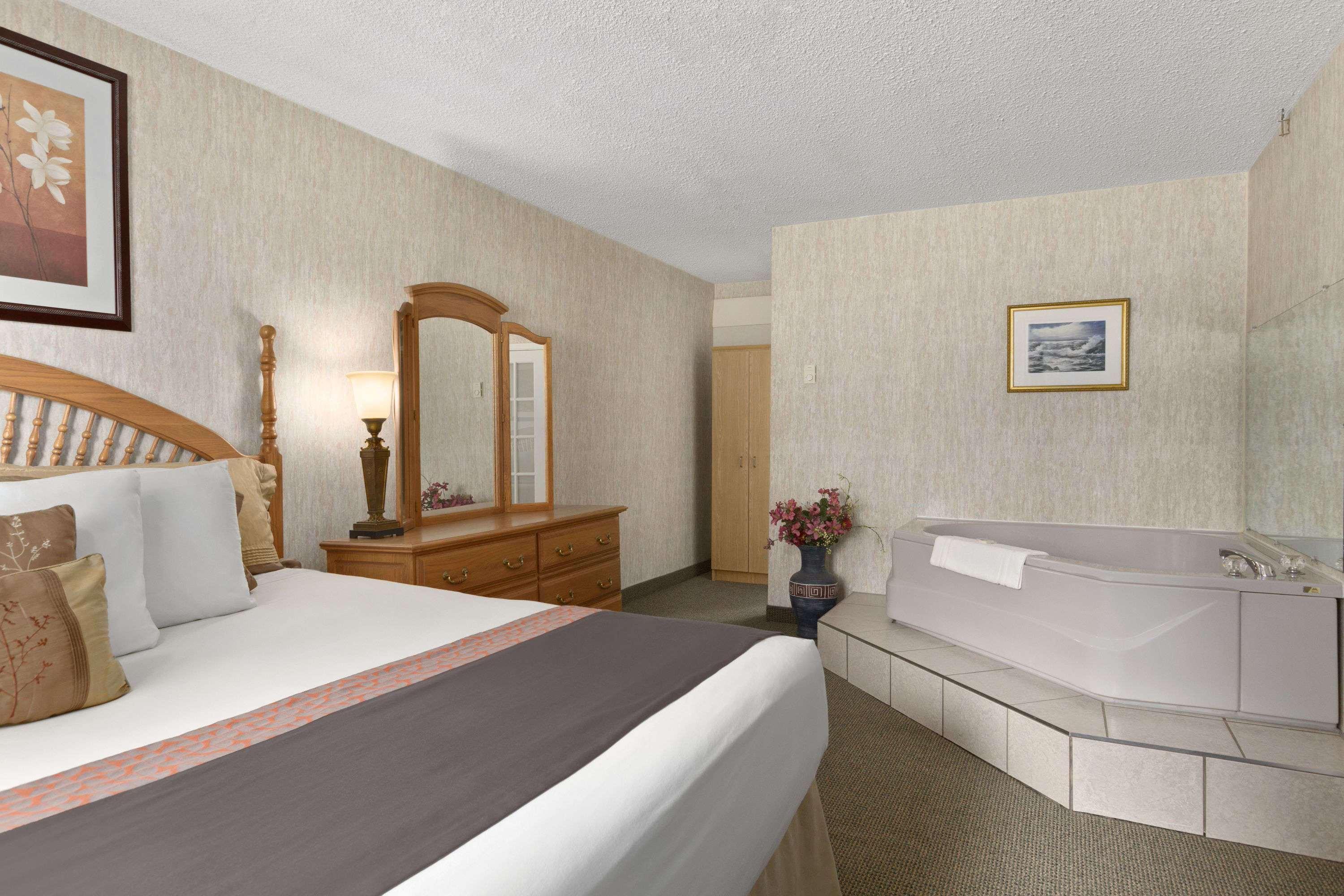 Days Inn By Wyndham Bridgewater Conference Center Exterior photo